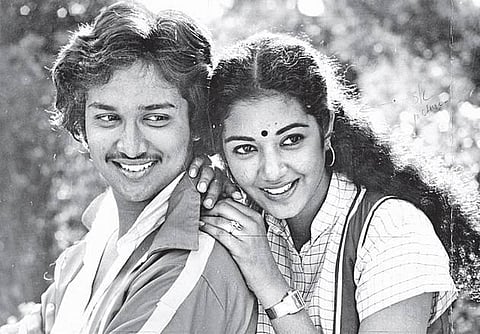’பன்னீர் புஷ்பங்கள்’ - 38 வயது! -
இப்போதும் ஹிட்டடிக்கும் அப்பவே அப்படி கதை!