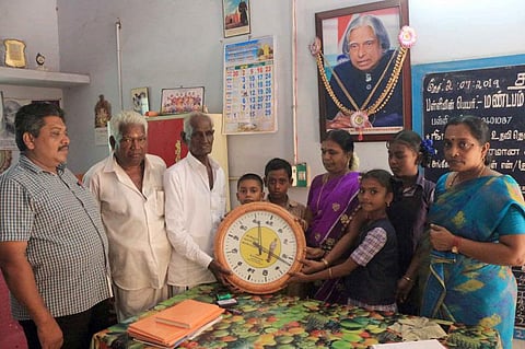 ராமேஸ்வரத்தில் கலாம் பயின்ற பள்ளியில் தமிழ் கடிகாரம்