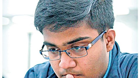 பி.இனியன்