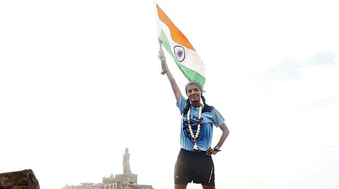 காஷ்மீரில் இருந்து கன்னியாகுமரிக்கு தொடர் ஓட்டப் பயணமாக வந்த சுபியா. படம்: எல்.மோகன்