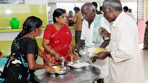 ஆண்டுக்கு ரூ.100 கோடி இழப்பு; அம்மா உணவகங்களுக்கு தனி நிதி ஆதாரம்: சென்னை மாநகராட்சி திட்டம்
