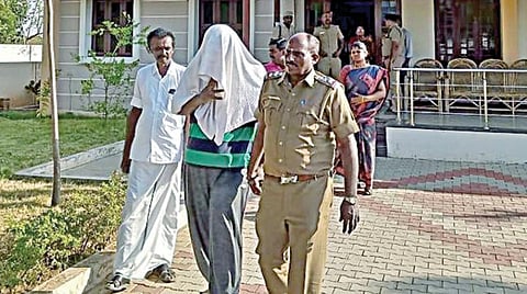 நெல்லை முன்னாள் மேயர் உள்ளிட்ட 3 பேர் கொலை வழக்கில் கைதான திமுக பிரமுகரின் மகன் சிறையில் அடைப்பு: கத்தி, நகைகள் பறிமுதல்; சிபிசிஐடி விசாரணை தொடங்கியது