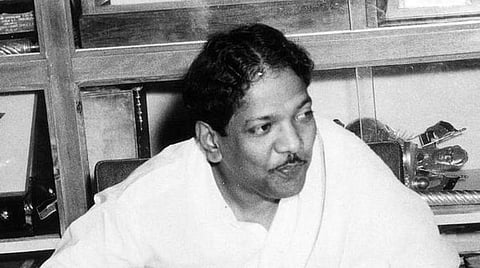 நெட்டிசன் நோட்ஸ்: கருணாநிதி நினைவுதினம் - நூற்றாண்டு உழைப்பின்
ஓராண்டு ஓய்வு .!!