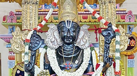 காஞ்சிபுரம் அத்திவரதர் விழாவில் போலீஸார் அத்துமீறுவதாக பக்தர்கள் குற்றச்சாட்டு: 3 லட்சம் பக்தர்கள் குவிந்தனர்
