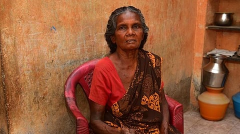 கழிவறையே வீடான பரிதாபம்: 14 ஆண்டுகளாக வேதனையை அனுபவிக்கும் மதுரை மூதாட்டி