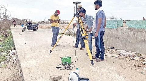 தனுஷ்கோடி பகுதியில் நடைபெற்றுவரும் ஆய்வு பணி
