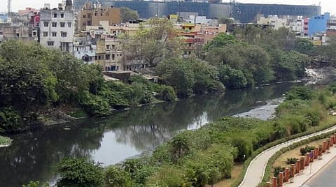 அடையாறு, கூவம், பக்கிங்ஹாம் கால்வாய்களில் கழிவுநீர் கலப்பதை தடுக்க ரூ.2,371 கோடி ஒதுக்கீடு