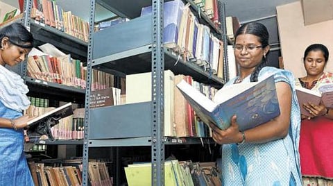 நூலகத்துறைக்கு மதுரை மாநகராட்சி ரூ.32 கோடி வரி பாக்கி: நிதி பற்றாக்குறையால் ஊழியர்களுக்கு ஊதியம் வழங்குவதில் சிக்கல்