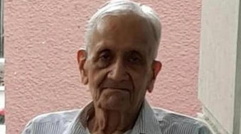 முதியவரைக் கொலை செய்து ஃப்ரிட்ஜில் அடைத்த உதவியாளர் - மடக்கிப் பிடித்த போலீஸ்