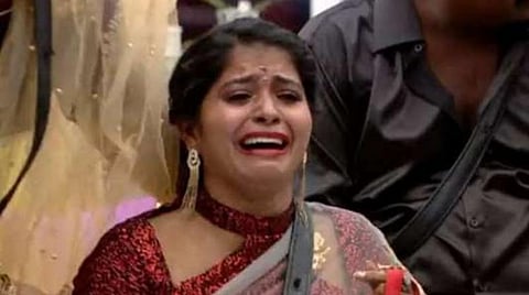 சகபோட்டியாளர்கள் தொந்தரவு; வலுக்கட்டாயமாக வெளியேற்றினார்கள்: பிக்பாஸ் மீது மதுமிதா போலீஸில் புகார்