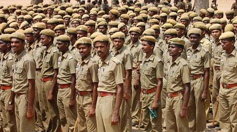 காவல்துறையில் காலிப் பணியிடங்கள், சீர்த்திருத்தச் சட்டம் அமல் கோரி வழக்கு: தமிழக அரசுக்கு உயர் நீதிமன்றம் நோட்டீஸ்