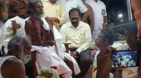 சிவகங்கை அருகே ஜீவ சமாதி அடையப் போவதாக நாடகமாடிய 'சாமியார்': விடிய விடிய காத்திருந்து ஏமாந்த மக்கள்