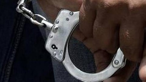 தமிழக சிபிஐ அதிகாரி அஸ்ரா கார்க்குக்கு டெல்லியில் ரூ.2 கோடி லஞ்சம் கொடுக்க முயன்ற உள்துறை அமைச்சக அதிகாரி உட்பட 3 பேர் கைது: சென்னையை சேர்ந்த கட்டுமான நிறுவன நிர்வாகி மீது வழக்கு