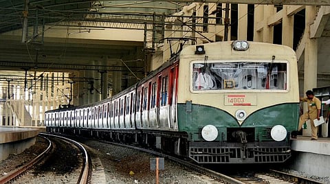 பறக்கும் மின்சார ரயில்கள் நாளை 6 மணிநேரம் நிறுத்தம்