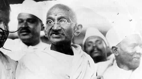 காந்தி: சுயசார்பு மருத்துவர்