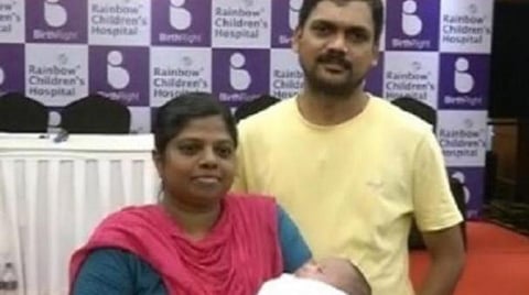 ஜில்லுவுடன் பெற்றோர் கீதா, அறிவழகன்.