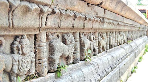 சீனாவின் ஃப்யூஜியான் மாகாணத்தில் உள்ள கய்உவான் புத்தர் கோயிலில் அமைந்திருக்கும் இந்து கடவுள்களின் சிற்பங்கள்.