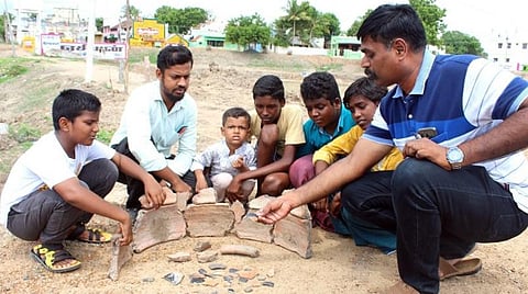 ராமநாதபுரம் அருகே வைகைக் கரையில் சங்ககால நகரம் இருந்ததற்கான தடயம் கண்டுபிடிப்பு: தொல்லியல் துறை அகழாய்வு செய்ய கோரிக்கை