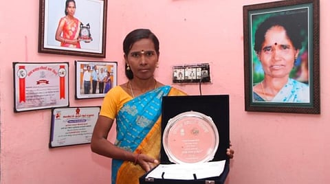 ஸ்வச் பாரத் விருதுடன் செல்வி