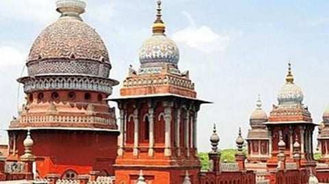 சென்னை உயர் நீதிமன்றத்தில் பாதுகாப்பு படையினர் வெடிகுண்டுகளை வெடிக்கச் செய்து ஒத்திகை