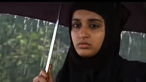 பெருமழக்காலம் மலையாள சினிமாவிலிருந்து ஒரு காட்சி.