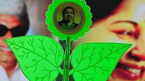 இடைத்தேர்தலில் அதிமுக வெற்றி: கூட்டணி கட்சி தலைவர்கள் வாழ்த்து