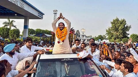 ஹரியாணா எம்.எல்.ஏ. கோபால் கண்டாவின் ஆதரவை ஏற்றுக்கொள்வதா? - பாஜக மீது காங்கிரஸ் கடும் விமர்சனம்