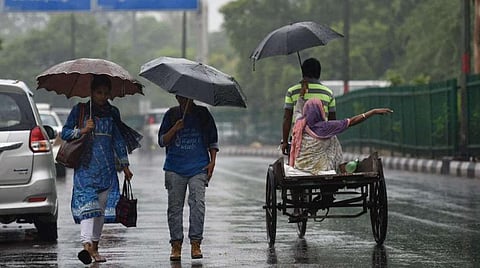 காற்றழுத்த தாழ்வுப்பகுதி வலுப்பெற்றது : தமிழகத்தில் தென் மாவட்டங்களில் கனமழைக்கு வாய்ப்பு: வானிலை ஆய்வு மையம்