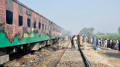 பாகிஸ்தான் ரயில் விபத்து: பலி எண்ணிக்கை 73 ஆக அதிகரிப்பு