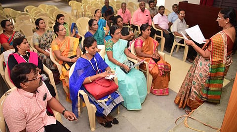 கோவையில் முதுகலை பட்டதாரி ஆசிரியர்களுக்கு பணியிடை பயிற்சி