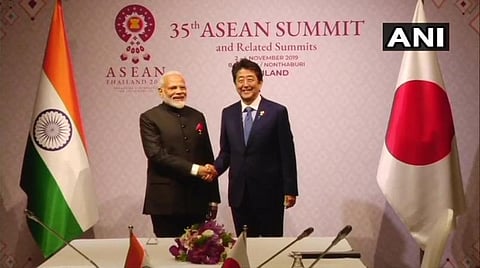 தாய்லாந்தில் ஜப்பான் பிரதமர் ஷின்சே அபேவுடன் மோடி சந்திப்பு
