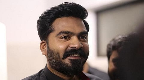 'மாநாடு' ஒப்பந்தத்தில் கையெழுத்து: ஐயப்பன் கோயிலுக்கு மாலை; சிம்புவின் மாற்றம்