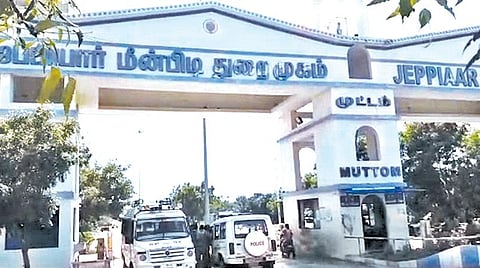 ஜேப்பியார் கல்வி குழுமங்களில் வருமானவரி துறை சோதனை: 30-க்கும் மேற்பட்ட இடங்களில் தொடர்ந்து நடைபெறுகிறது