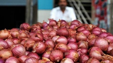 பண்ணைப் பசுமை நுகர்வோர் கடைகள் மூலம் குறைந்த விலையில் வெங்காயம் விற்பனை: அமைச்சர்கள் தகவல்