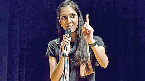 அறிவியலை காமெடி மூலம் எளிமையாக்கும் ‘பெண் காமெடியன்’