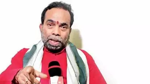 பக்தர்களிடம் ரூ.15 லட்சம் வரை நித்யானந்தா நன்கொடை வசூல்: மகள்களை மீட்க போராடும் தந்தை ஜனார்தன சர்மா குற்றச்சாட்டு