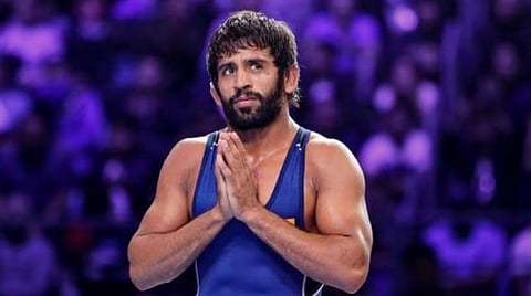 இந்திய மல்யுத்த வீரர் பஜ்ரங் புனியா - சங்கீதா போகத் நிச்சயதார்த்தம்