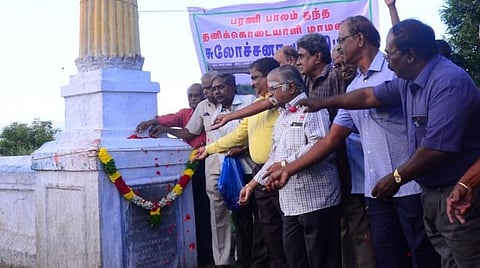நெல்லையில் சுலோச்சனா முதலியார் பாலத்துக்கு தன்னார்வலர்கள் மரியாதை: அரசு விழாவாக நடத்த கோரிக்கை