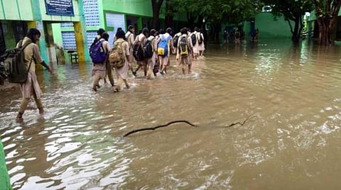 சென்னை பள்ளி, கல்லூரிகளுக்கு திங்கட்கிழமை மழை விடுமுறை