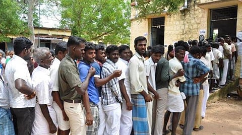 டிச.27,30 இரண்டு கட்டமாக உள்ளாட்சி தேர்தல்: மாநகராட்சி, நகராட்சிகளுக்கு தேர்தல் அறிவிக்கப்படவில்லை