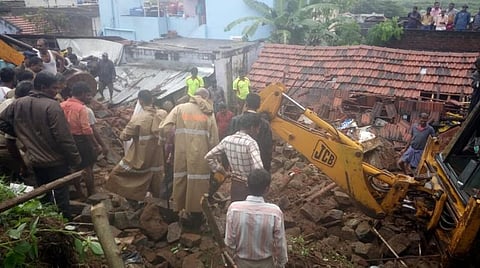 மேட்டுப்பாளையத்தில் துயரம்; கனமழையால் வீடுகள் இடிந்து பெண்கள் குழந்தைகள் உட்பட 15 பேர் உயிரிழப்பு