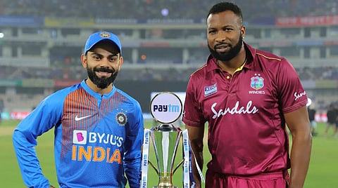 விராட் கோலி, பொலார்ட் : படம் உதவி ட்விட்டர்