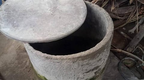 காவேரிப்பட்டணம் அருகே 10 அடி ஆழ தொட்டியில் விழுந்த 2 வயது குழந்தை உயிரிழப்பு