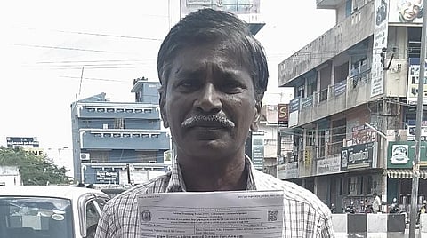 மனு அளிக்க வந்த தசரதன் என்கிற ராமசாமி