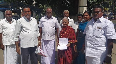 ஊராட்சி தலைவர் பதவிக்கு 90 வயது மூதாட்டி போட்டி: ஆர்வமுடன் வேட்பு மனுத் தாக்கல்