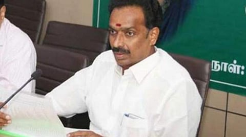 ஓட்டு போட்டுவிட்டு பொங்கல் பரிசை வாங்கிக் கொள்ளலாம்: அமைச்சர் எம்.ஆர்.விஜயபாஸ்கர் பேச்சால் சர்ச்சை