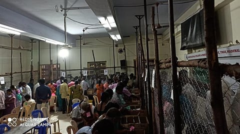 தேனி மாவட்ட ஊராட்சி உறுப்பினர் பதவிக்கான போட்டி: 10-ல் 3 இடங்களில் அதிமுக முன்னிலை