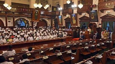 சட்டப்பேரவை ஜன.6-ம் தேதி கூடும் நிலையில் சொத்து உரிமையாளர், வாடகைதாரர் உரிமைகள் உட்பட 6 அவசர சட்டம் நிறைவேற்ற நடவடிக்கை