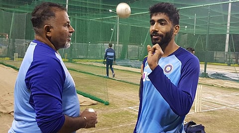 வலைப்பயிற்சியில் ஈடுபட்டுள்ள வேகப்பந்துவீச்சாளர் பும்ரா : படம் உதவி ட்விட்டர்