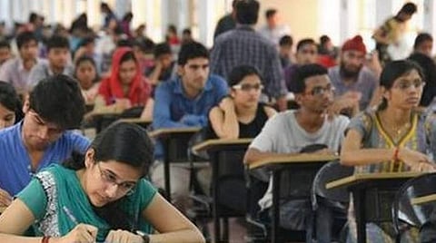 ஆன்லைனில் விண்ணப்பிப்பது நிறைவு: நீட் தேர்வுக்கு 16 லட்சம் பேர் விண்ணப்பித்துள்ளனர் - கடந்த ஆண்டைவிட 1 லட்சம் மாணவர்கள் அதிகரிப்பு